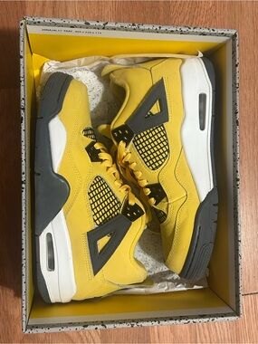 Air Jordan 4 Retro 'Lightning (2021) Grade School (GS)